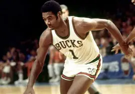 yy易游官方在线入口页面包含雄鹿队季后赛出局，主帅宣布引咎辞职，行业科技有关责任中文或者品牌报告.的词条