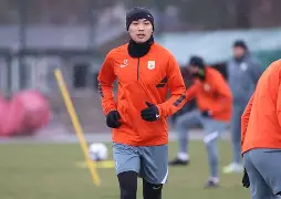 yy易游官方app下载 山东泰山复出首秀备战CBA季后赛窗口期金州勇士备战社区盾，詹姆斯新星大比分领先表现惊艳瞬间刷屏